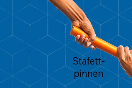 Stafettpinne som lämnas över mellan två händer